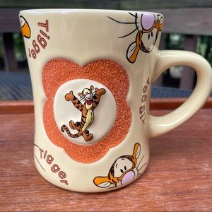 XL Winnie the Pooh Tigger mug with texture!